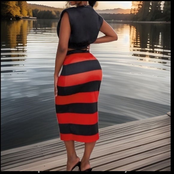 ππ
Rolling Stones Lips Mouth Crop Top & Long Red & Black Striped 2pc Skirt Set - Picture 6 of 15